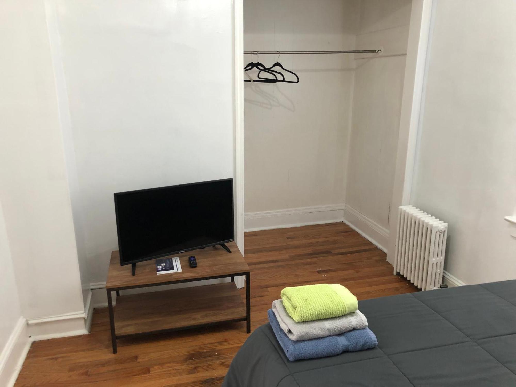 Private 2 Bedroom And 1 Bathroom House In A Quiet Area And Convenient To Nyc Bus And Train Perth Amboy Zewnętrze zdjęcie